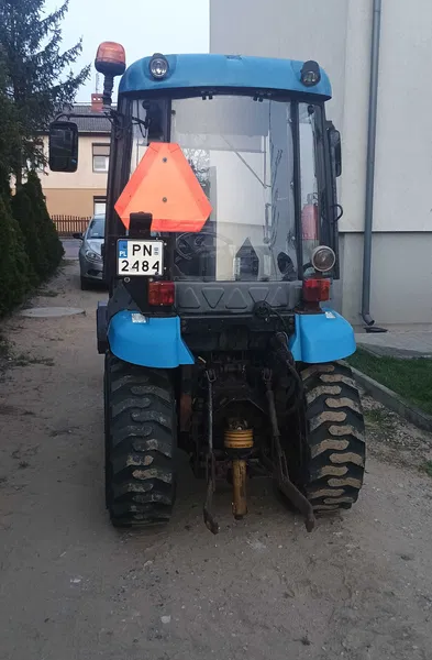 Ciągnik komunalny Korbanek LS J27H 4x4 (cena brutto)