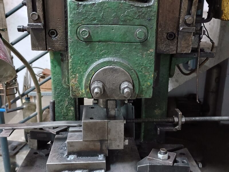 Prasa mimośrodowa mechaniczna z kołem bocznym PMP 16A