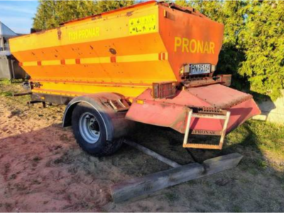 Posypywarka Pronar T131