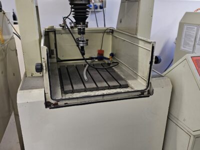 Drążarka wgłębna ubytkowa BP97 – 2000 r., generalny remont 2008 r. – elektrodrążarka do stali, aluminium, żeliwa