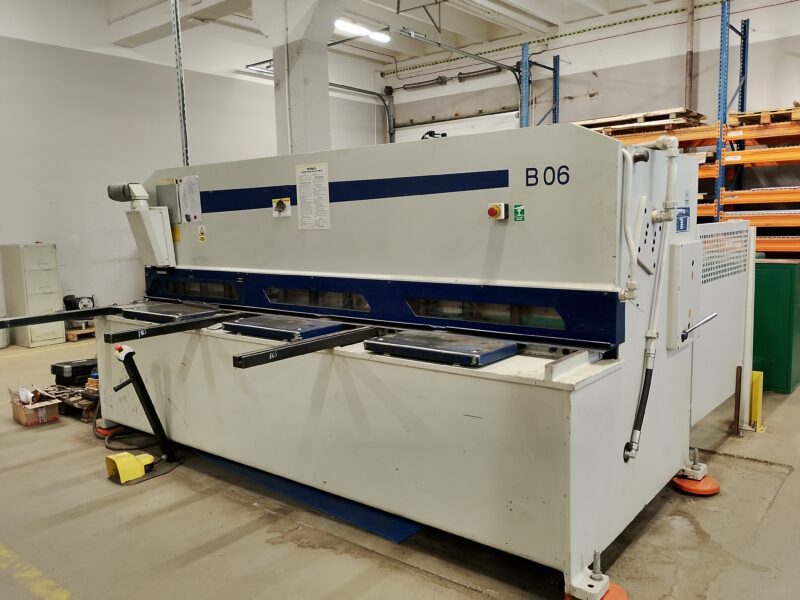 HYDRAULICZNE NOŻYCE GILOTYNOWE MVD B06-3100