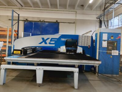 HYDRAULICZNA WYKRAWARKA REWOLWEROWA FINN-POWER X5 + FOTOELEKTRYCZNA BRAMKA BEZPIECZEŃSTWA