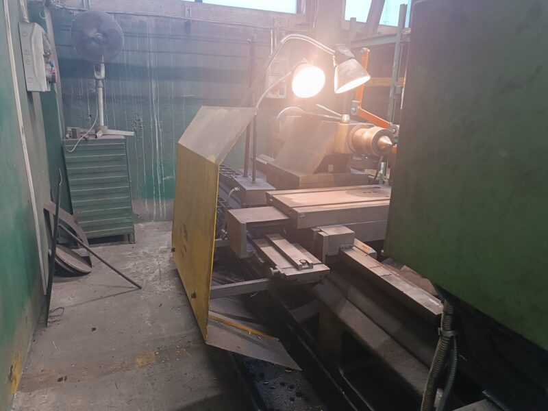 Tokarka SARO SPA8-2000 z uchwytem tokarskim 500 3-szczękowym Bison