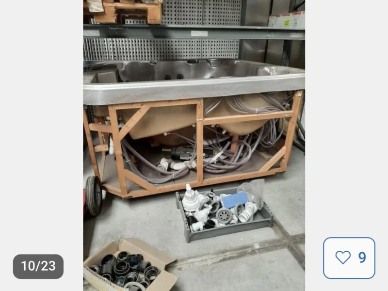 Maszyna do produkcji zderzaków aut oraz Jacuzzi