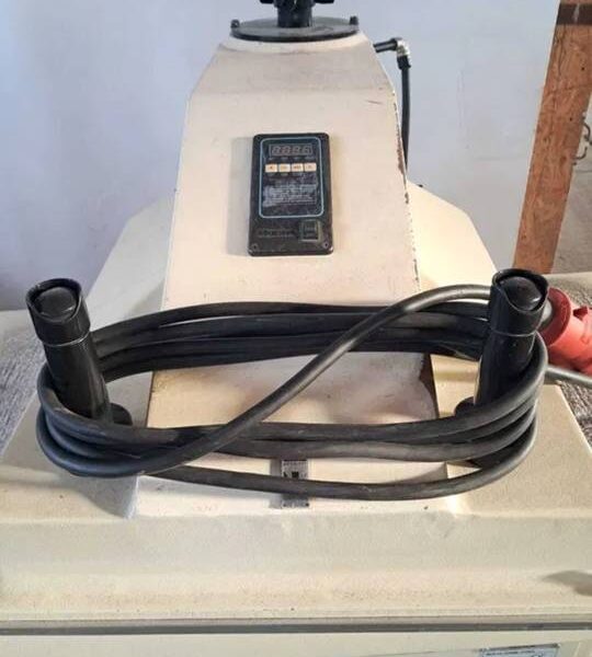 Hydrauliczna prasa tnąca POWER CUT SC 25T - wykrojnica