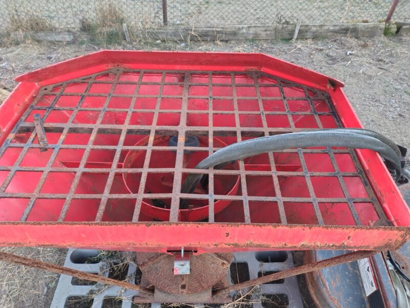 posypywarka Bobcat S130 HS8