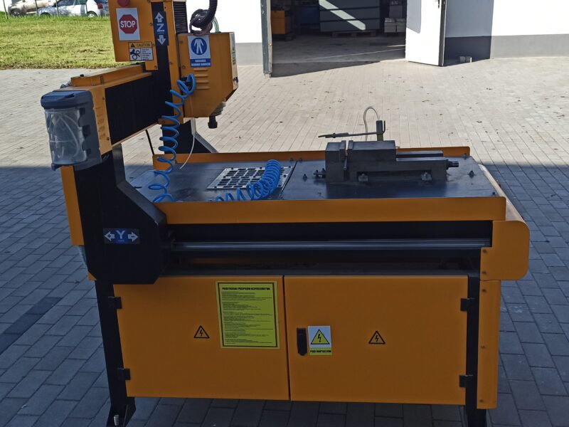 Profesjonalny Ploter Frezujący CNC KMA GRAND CENTRAL 1212 – Wrzeciono 3.0 kW, 230V