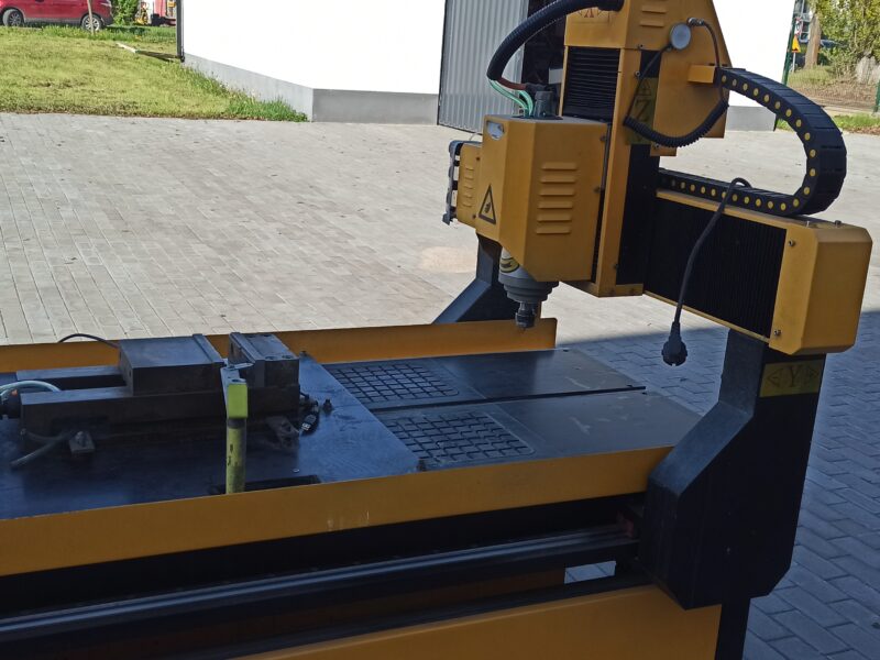 Ploter Frezujący CNC KMA GRAND CENTRAL 6090L HYBRID – Wrzeciono 3.0 kW, 500 kg