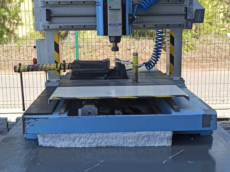 Używana Frezarka CNC / Grawerka 3-osiowa - Wrzeciono ELTE