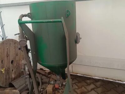 PIASKARKA / OCZYSZCZARKA PNEUMATYCZNA 200 L – DO CZYSZCZENIA STRUMIENIOWO-ŚCIERNEGO
