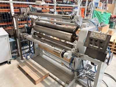 Maszyna przeznaczoną do cięcia i przewijania materiałów w rolkach 1200